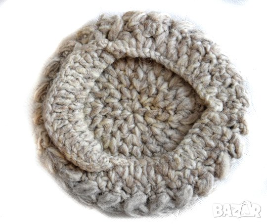 Дамска вълена шапка, снимка 4 - Шапки - 23492417