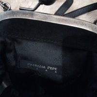 ' Patrizia Pepe' оригинал естествена кожа мини чантичка, снимка 7 - Чанти - 25087985