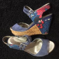 Оригинални сандали на платформа Clark’s 38,5 номер, снимка 2 - Сандали - 26116179