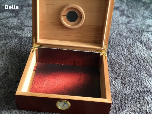 махагонова кутия за пури (има хумидор), снимка 2 - Антикварни и старинни предмети - 25675449