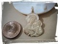 златен медальон Богородица с Младенеца 2.22 грама/14 карата, снимка 2