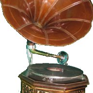грамофон с фуния, снимка 2 - Антикварни и старинни предмети - 8298959