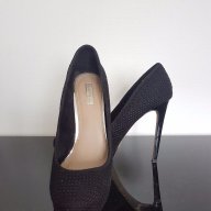 Черни обувки Bershka 39 номер, снимка 2 - Дамски обувки на ток - 18610530