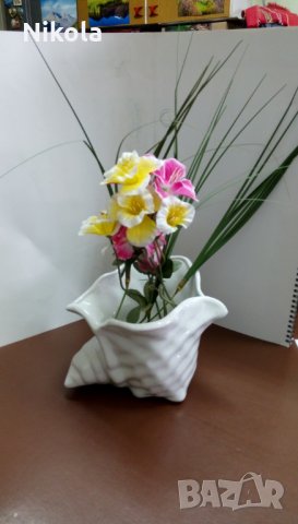 Ваза или декоративна купа с формата на раковина