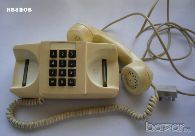 Стар 1974г Американски телефон , снимка 1 - Антикварни и старинни предмети - 10617323