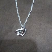 Колиета с форма на сърце , снимка 2 - Колиета, медальони, синджири - 24955713