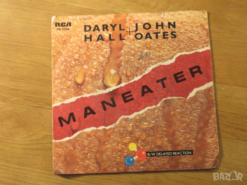 малка грамофонна плоча - Maneater- изд.70те г., снимка 1