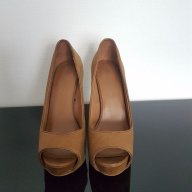 Бежови обувки Bershka 39 номер, снимка 2 - Дамски обувки на ток - 18610496