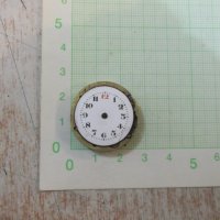 Механизъм за часовник с емайлиран циферблат за части, снимка 1 - Други - 25058019