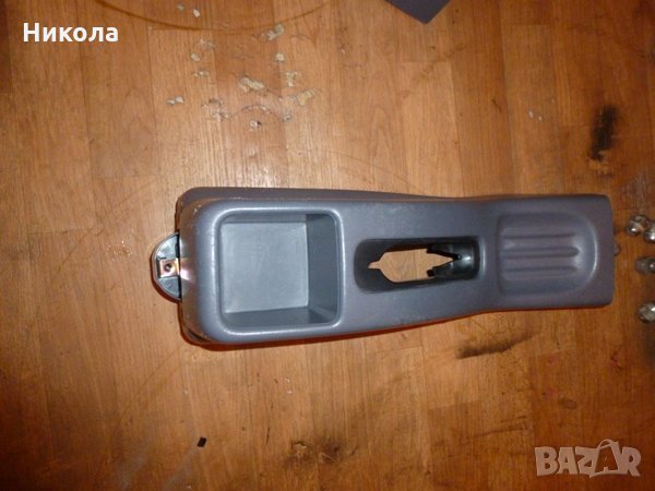 Задна конзола с пепелник Дайхатсу Териос, снимка 1