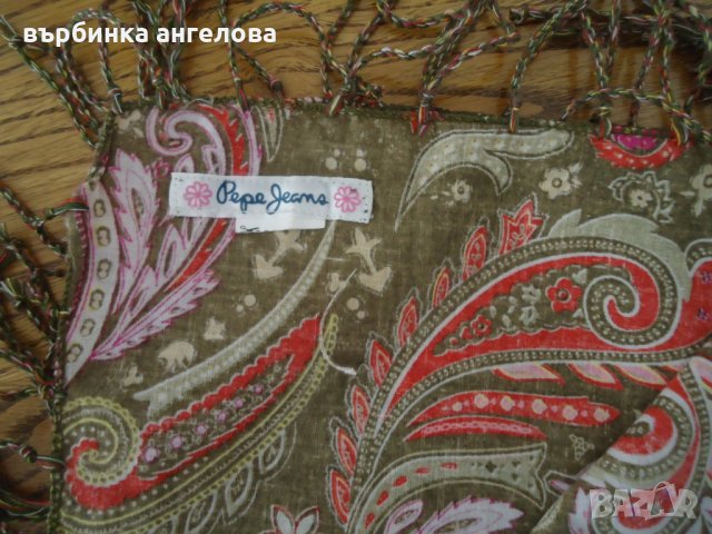 Дамски, фин памучен шал квадрат"Pepe jeans", снимка 4 - Шапки - 24691343