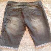 Дънкови панталонки в комплект с чантичка-клъч, снимка 6 - Къси панталони и бермуди - 22064830
