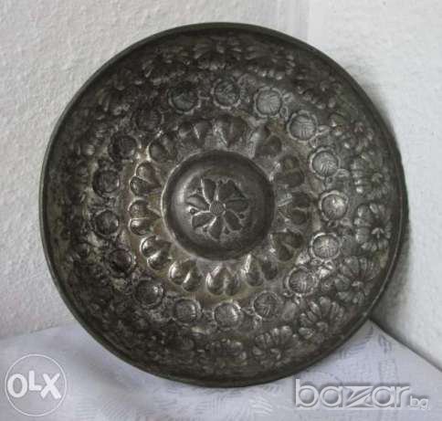 Стара метална релефна фиала, купа, посребрена - антика , снимка 1