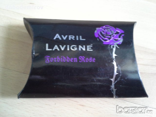 Подаръчен сет Avril Lavigne Wild Forbidden Rose Gift Set оригинал, снимка 4 - Бижутерийни комплекти - 11799378