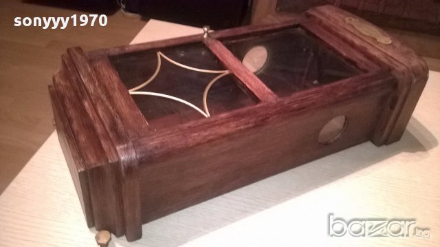 Irish wiskey-красива кутия с орнаменти-51х26х15см-внос швеицария, снимка 2 - Антикварни и старинни предмети - 16781155