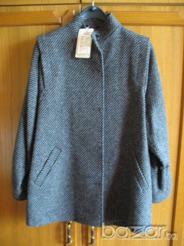 Нов дамски костюм(70% вълна) 46 размер със шал, с етикета, снимка 2 - Костюми - 6269108