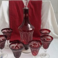 Кристални  чаши цветен червен кристал и гарафа , снимка 4 - Антикварни и старинни предмети - 17470279