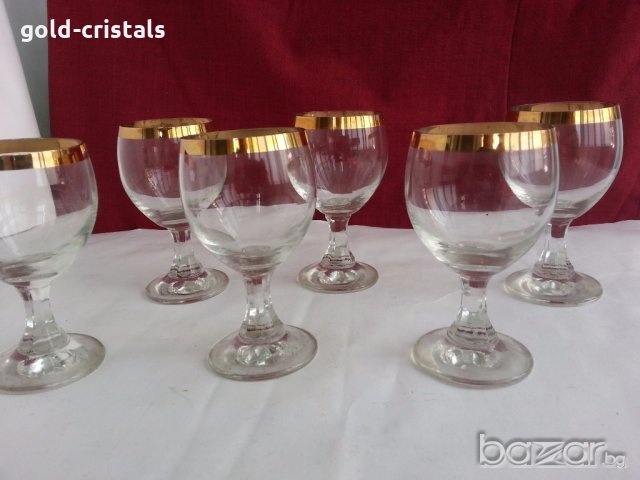 Ретро кристални чаши с златен кант , снимка 1 - Антикварни и старинни предмети - 19581397