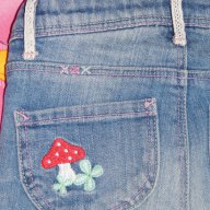 Дънки на Н&М с цветни бродерии , снимка 7 - Детски панталони и дънки - 11124964