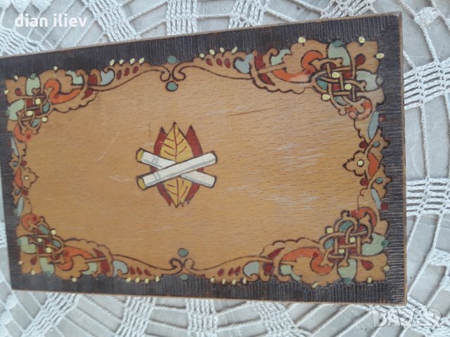 Стара дървена кутия-табакера, снимка 4 - Други ценни предмети - 24962370