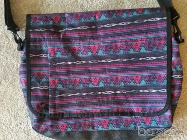 Чанта месинджър през рамо на HotTuna, снимка 2 - Чанти - 20958804