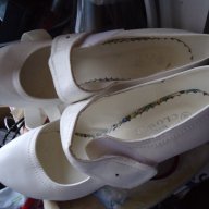 бели обувки с ток, снимка 3 - Дамски боти - 16959495