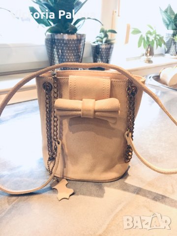 Малка кипра чантичка,ест велур, снимка 4 - Чанти - 24287740