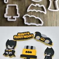 Батман Batman сет 8 пластмасови резци форми украса торта сладки бисквитки, снимка 1 - Форми - 22989257