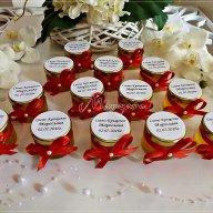 Подаръчета за кръщене - бурканчета с мед в червено, снимка 1 - Подаръци за кръщене - 16474219