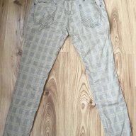 Дамски панталон PULL&BEAR оригинал, size 36, нежно каре, като НОВ, снимка 3 - Панталони - 11055396