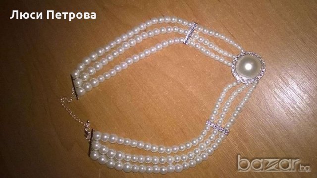 Продавам к-т колие и обеци, нови в кутийка за сватба или друг повод