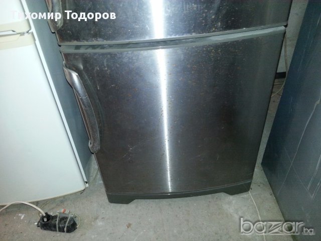 хладилник Електролукс нофрост на части, снимка 3 - Хладилници - 15773115
