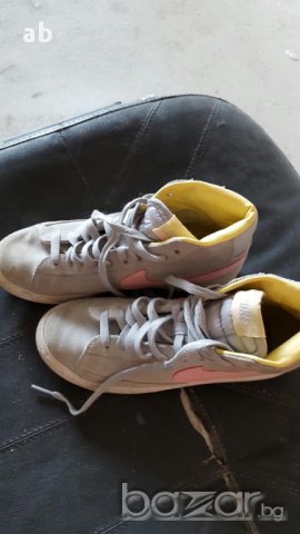 Дамски маратонки/кецове Nike номер 36.5 много редки, снимка 2 - Маратонки - 13491985