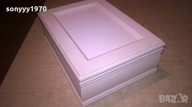 бяла кутия с място за снимка-20х15х7см-внос швеицария, снимка 3 - Колекции - 26050229