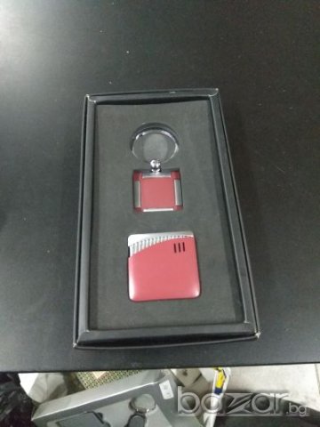 Плюс подарък! Прекрасен Дамски Подаръчен Комплект Ключодържател и запалка в червено, снимка 7 - Други - 20898551