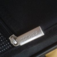 Лаптоп чанта Toshiba, снимка 4 - Лаптоп аксесоари - 18681212