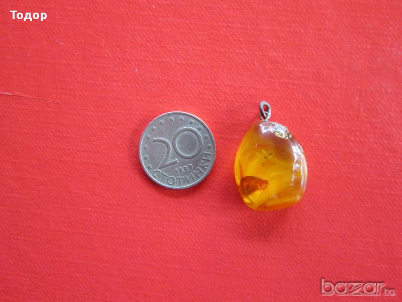 Красива висулка медальон колие от естествен балтийски кехлибар , снимка 1