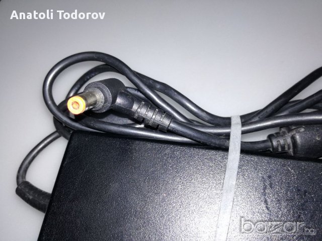 Зарядно Delta Electronics19v/7,11amp., снимка 2 - Други - 18265044
