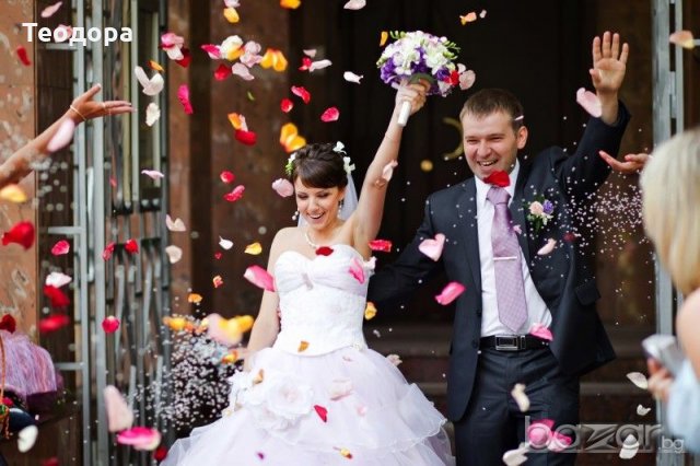Приказна Сватба с розови листенца, снимка 1 - Сватбени аксесоари - 13127356
