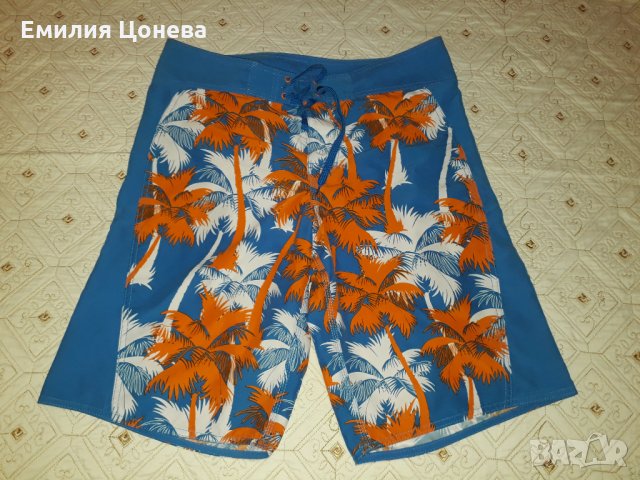цветни шорти