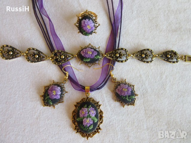 Ръчно бродирани бижута с цветя , снимка 9 - Бижутерийни комплекти - 22330344