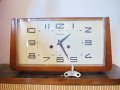 Стар голям руски часовник - работещ, снимка 1 - Антикварни и старинни предмети - 6722845