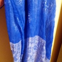 Дам.шал-/изк.коприна/,цвят-турско синьо. Закупен от Италия., снимка 3 - Шалове - 20057409