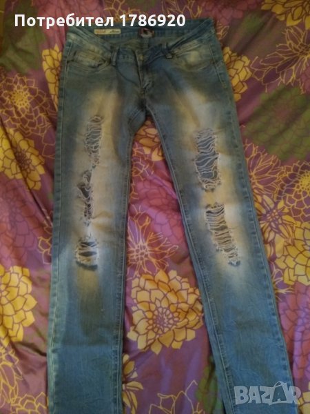 Дамски скъсани дънки, снимка 1