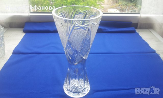 Кристална ваза с форма на пясъчен часовник , снимка 1 - Вази - 25562908