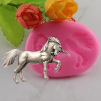 Малко конче кон еднорог Unicorn силиконов молд форма декорация торта фондан сладки мъфини, снимка 1 - Форми - 25456155