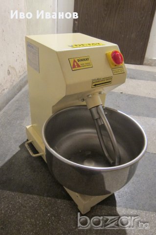 Продавам нова тестомесачка, снимка 2 - Друго търговско оборудване - 10353845