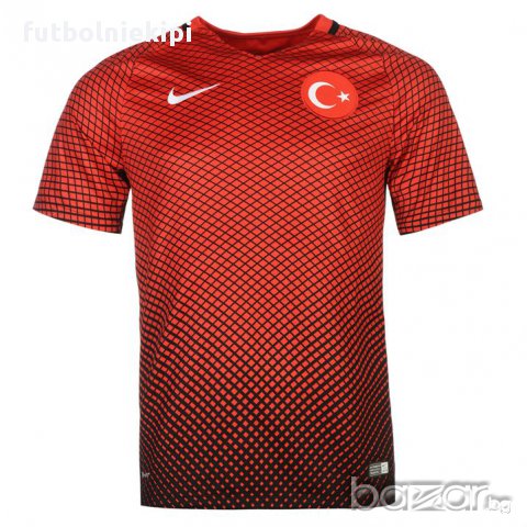 Последна! - Турция домакинска червена тениска 2016/18, снимка 3 - Спортни дрехи, екипи - 14523644