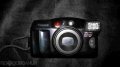 Ретро фотоапарат със зум и лента на Canon, снимка 1 - Фотоапарати - 11917079