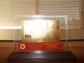 Сувенири 100 лева златни банкноти в стъклена поставка, основа от дърво + сертификат, снимка 7
